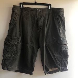 Men's Kuhl size 38 Ambush Cargo